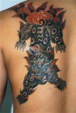 入れ墨　和彫り　胸