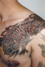 入れ墨　和彫り　胸