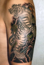 入れ墨　和彫り　腕