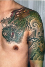 入れ墨　和彫り　胸