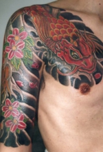 入れ墨　和彫り　胸