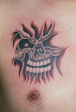 タトゥー洋彫例　胸