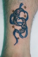 タトゥー 洋彫り 足