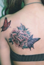 タトゥー 洋彫り  背中