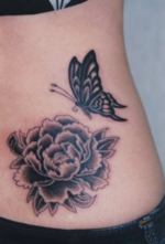 タトゥー 洋彫り 腰